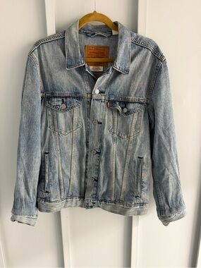 Levi’s Premium Vintage Oversized Denim Trucker Jacket M